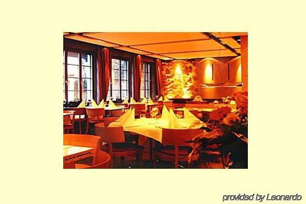 Hotel Restaurant Zum Goldenen Kopf 불리크 레스토랑 사진